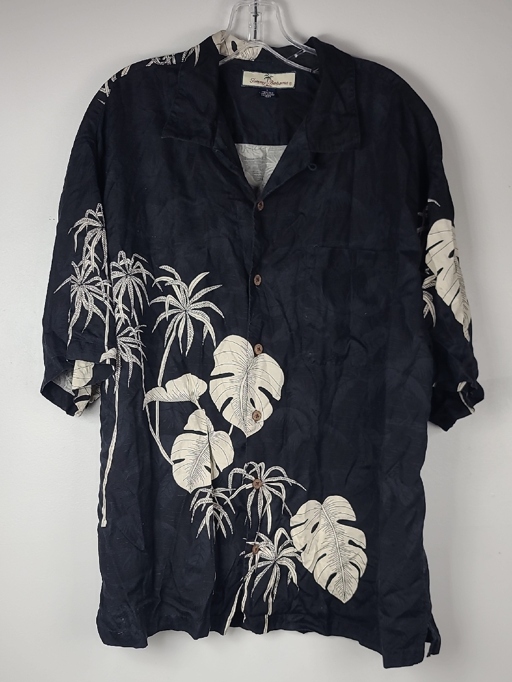Vintage Tommy Bahama Black 100% Silk Jacquard Hawaiian Aloha Palm Black Shirt L